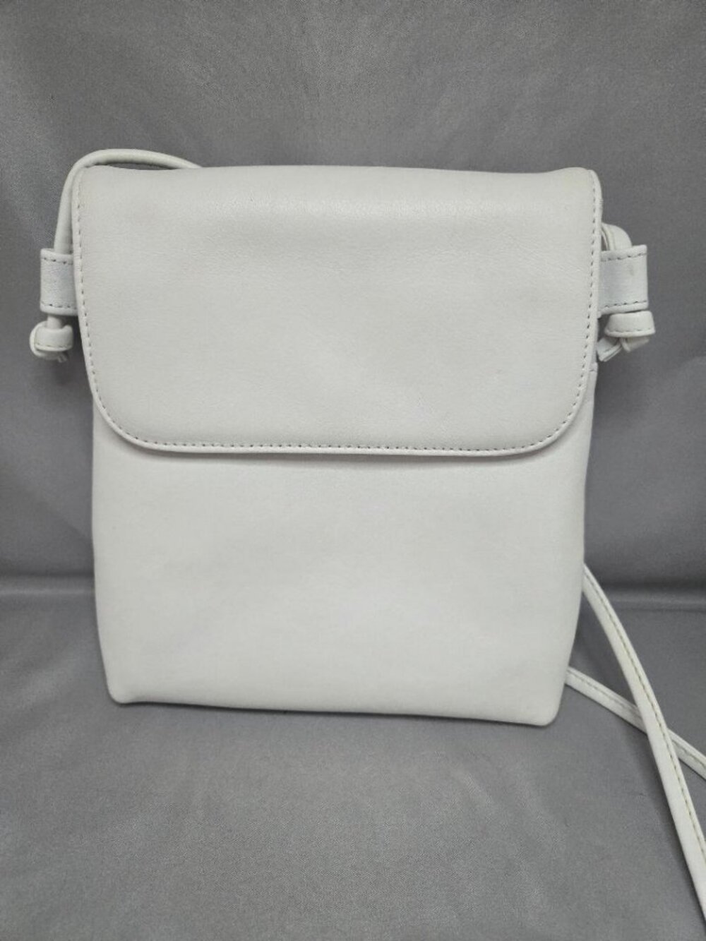 Gianni Bernini White Women's Crossbody Bag with Silver Snap Closure